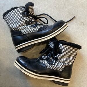 Women's Houndstooth Black Ankle Boots